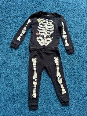 Carters Toddler Glow- in- the- Dark Skeleton Pajama Set